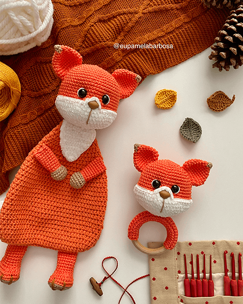 Receita de Amigurumi Naninha e Chocalho Raposa