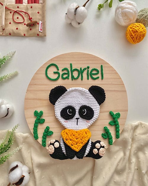 Receita de Amigurumi Plaquinha de Madeira Urso Panda