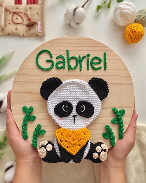 Receita de Amigurumi Plaquinha de Madeira Urso Panda - Imagem 2