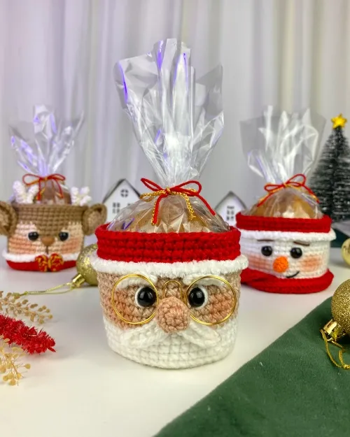 Receita de Amigurumi - 5 Cachepôs de Natal para Mini Panetones